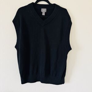H&M Men’s V-neck Black Vest Size L
